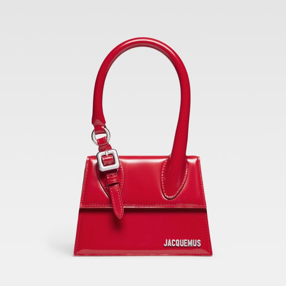 LE CHOUCHOU
Signature buckled handbag.

Le Chiquito moyen boucle